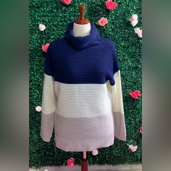 Amazon Sweaters - Amazon brand turtleneck sweater! Size Large!